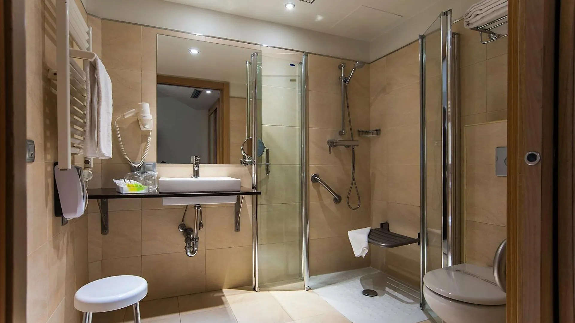 *** Szálloda Sercotel Codina San Sebastián Spanyolország
